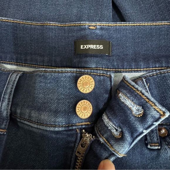 Express Women’s Dark Wash Mid Rise Cropped Skinny Jeans - Picture 7 of 7